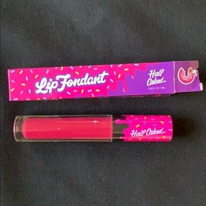 Half Caked Lip Fondant